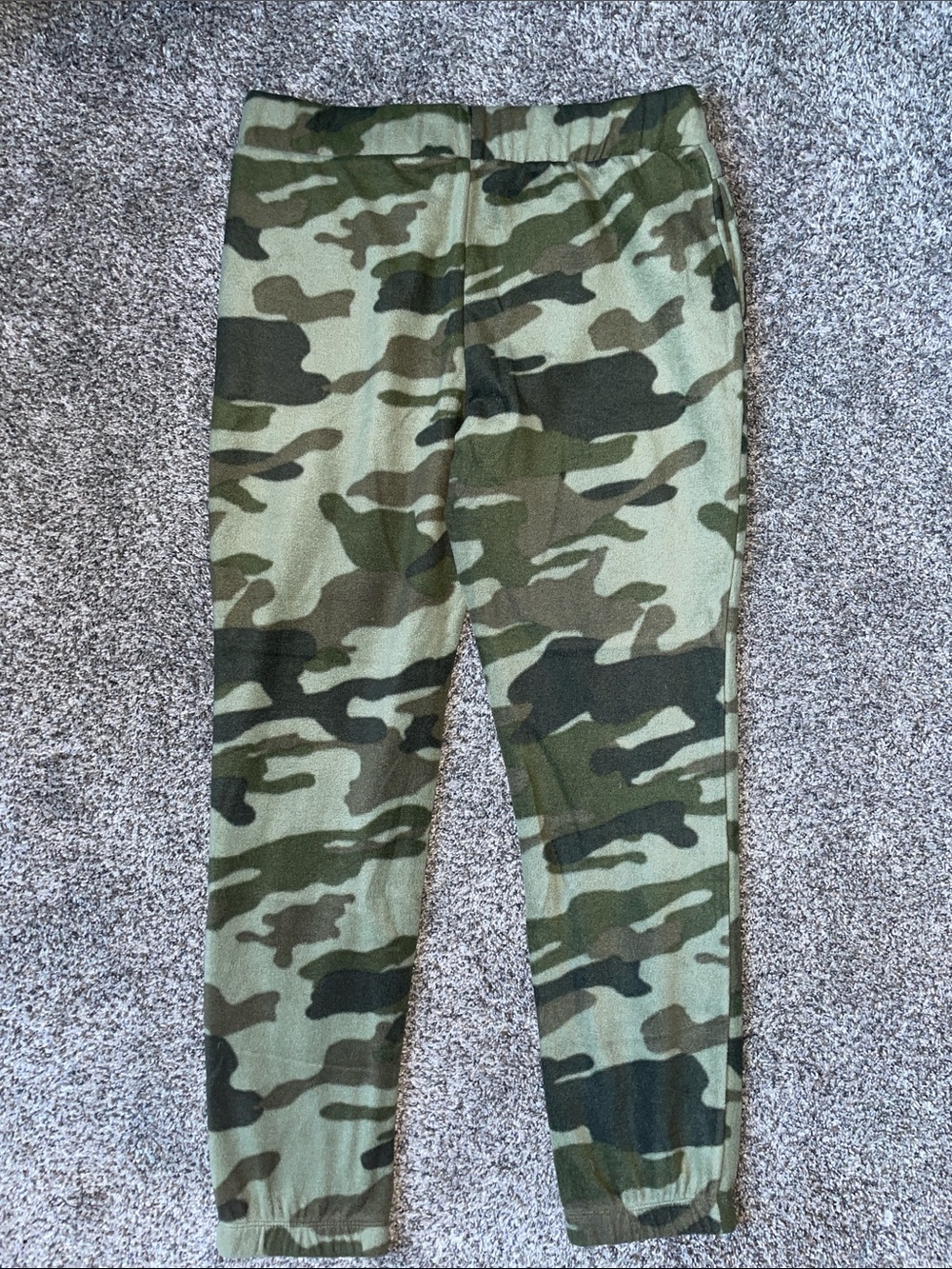 NWOT Derek Heart Women’s Camo pants. Olive & Dark Green. Size Large. - Picture 2 of 5